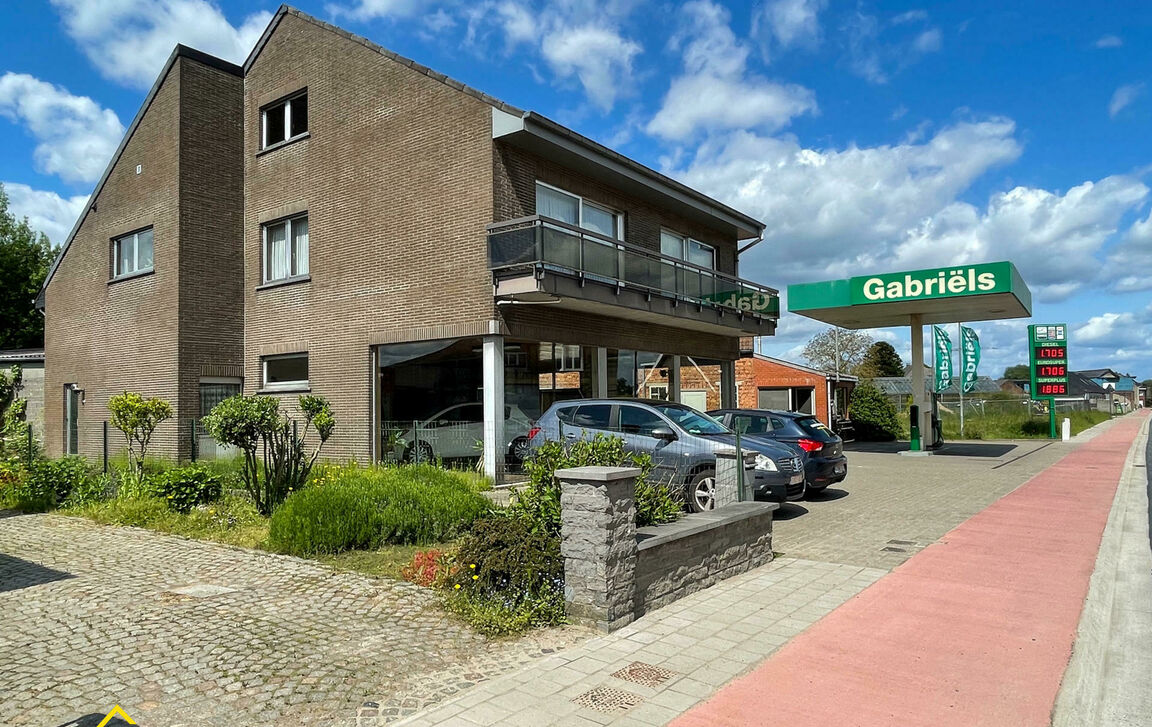 Commerciële building te koop in Aalst