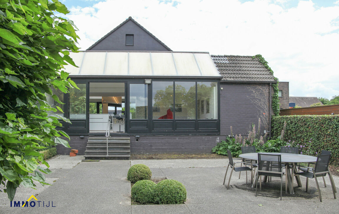 Gebouw voor gemengd gebruik te koop in Denderleeuw