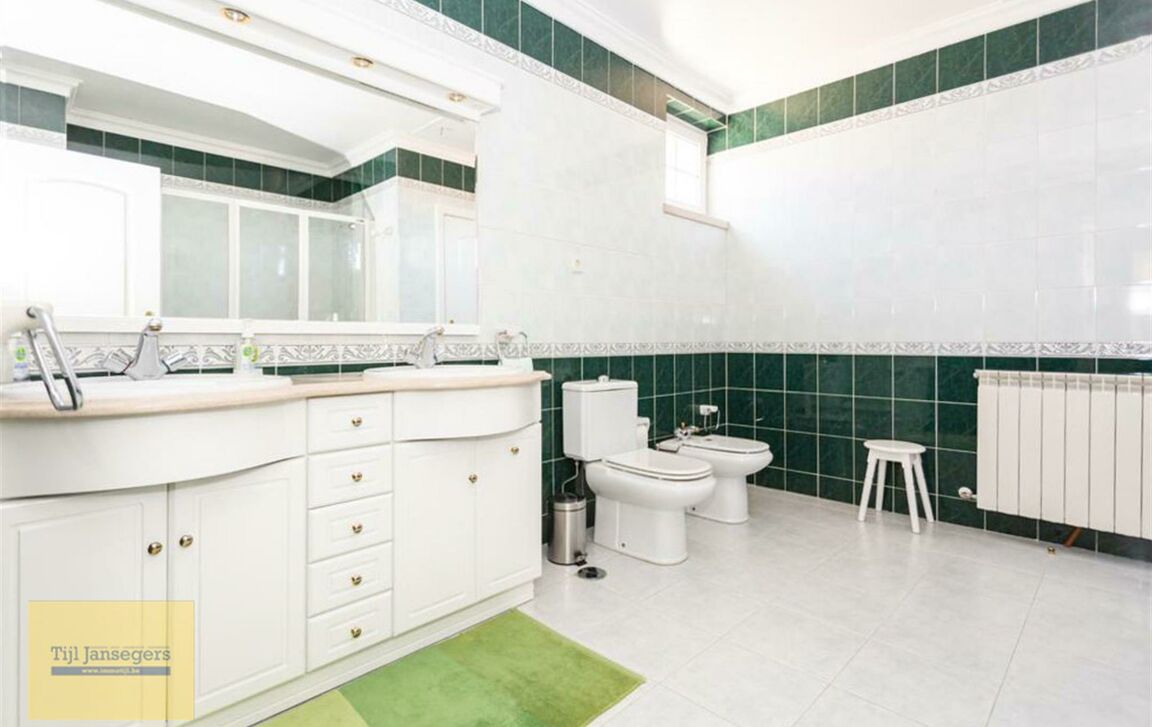 Villa te koop in Leiria