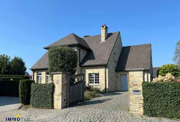 Villa te koop in Haaltert